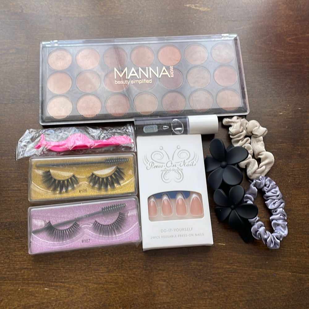 Mystery scoop makeup and more
